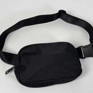 Lululemon Everywhere Belt Bag 1L Black